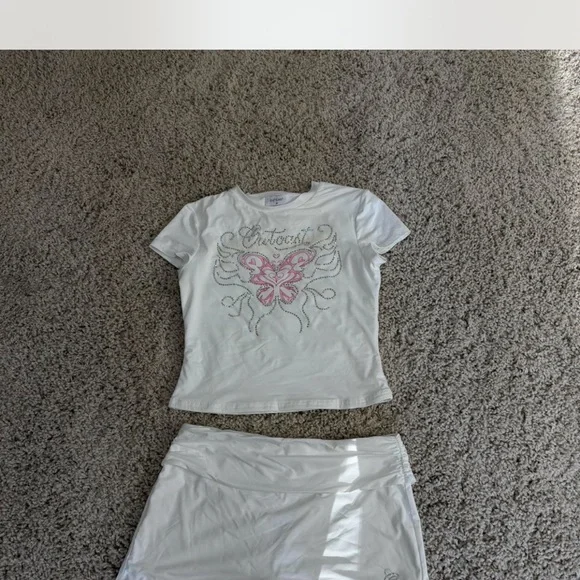 Women's White Graphic Tee and Shorts Set - Picture 2 of 3